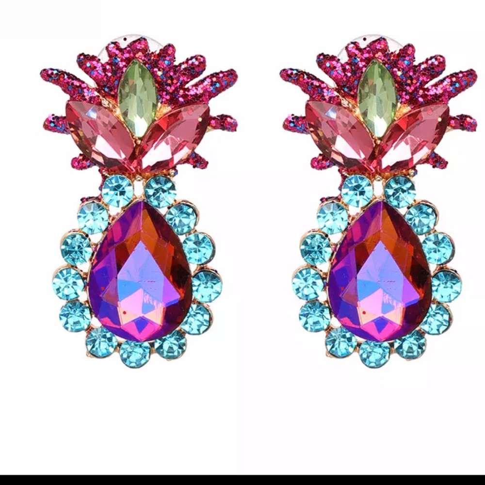 Beautiful crystal pineapple earrings